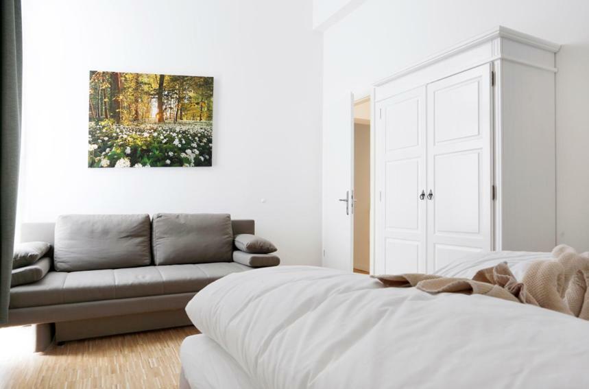 Sc 04 By Rockchair L Superhost Status L 4 Bedrooms Boxspringbeds 2 Bathrooms Balcony Elevator - Cozy Family & Business Flair Welcomes You! Appartement Berlijn